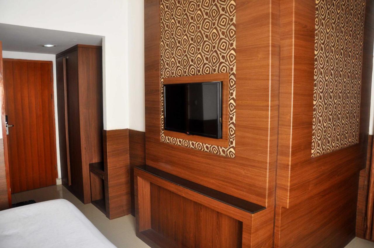 Ams Penthouse Hotel Jakarta Buitenkant foto