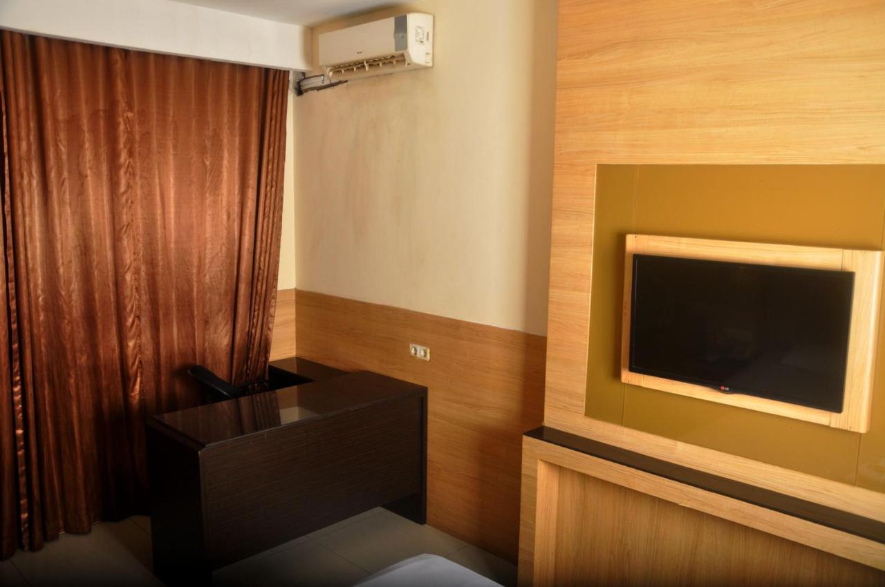 Ams Penthouse Hotel Jakarta Buitenkant foto
